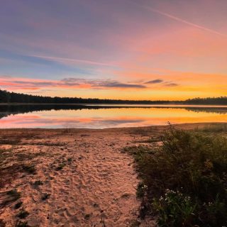 Upper Peninsula, you pretty.

#puremichigan #upperpeninsula #northernmichigan #yoop #sunrise #michigansummer #wakeandlake #optoutside #camping #funisthebest #morningview #northernair